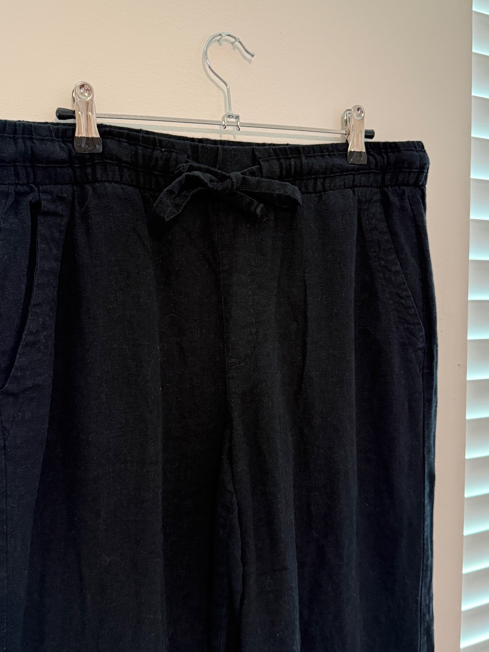 Old Navy Black Women’s Cropped Drawstring Linen-Blend Pants